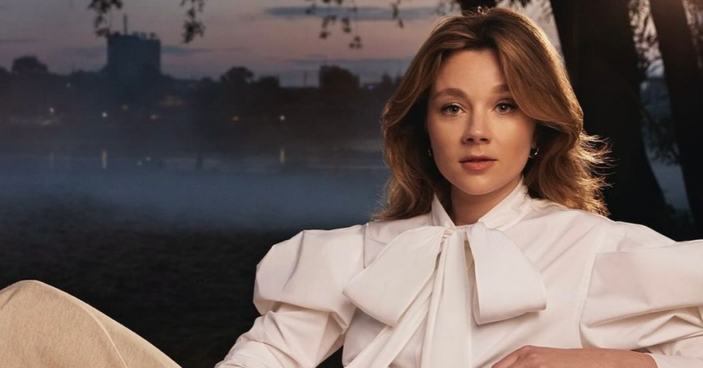 Untouched by Pregnancy Rumors, Bridgerton Star Claudia Jessie is ...